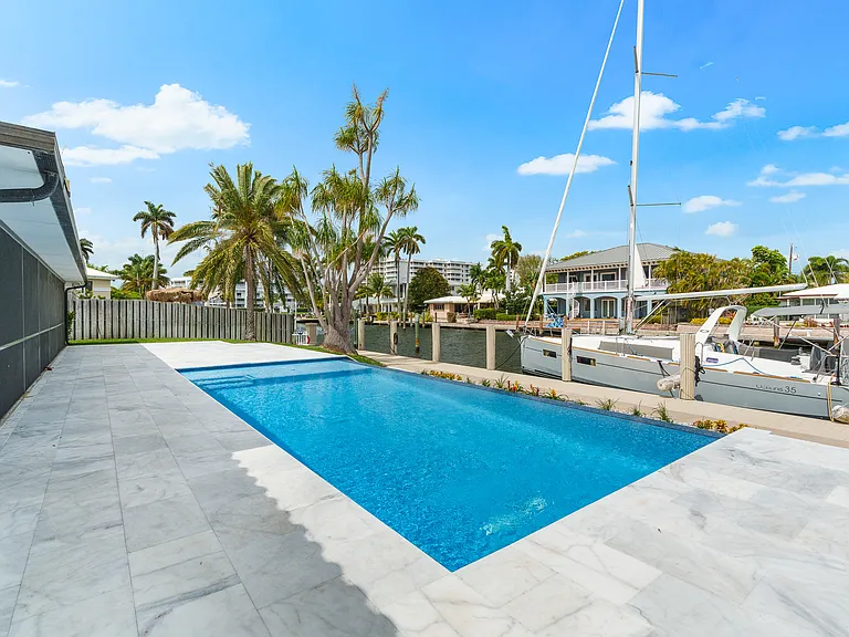 273 Tropic Dr — Photo 15