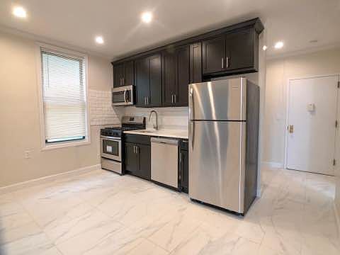 1st image of 2620 28th St APT 1R
