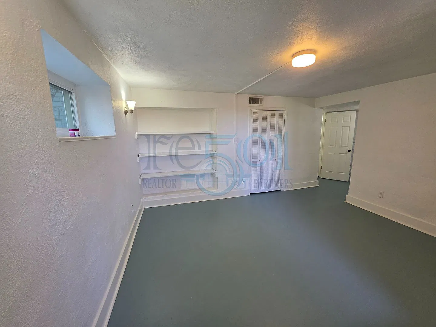 Newly Remodeled Hillcrest Condo — Photo 4