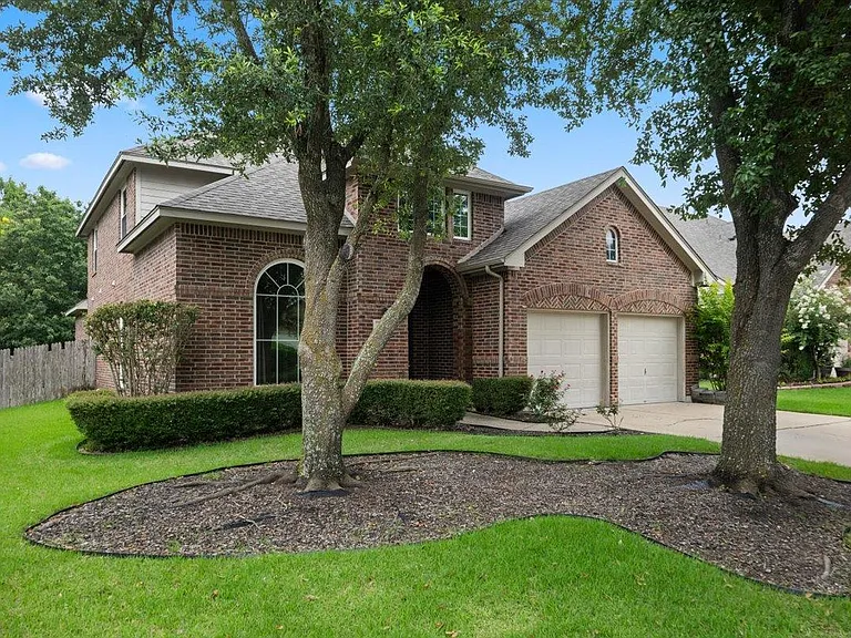 2304 Village View Loop — Photo 3