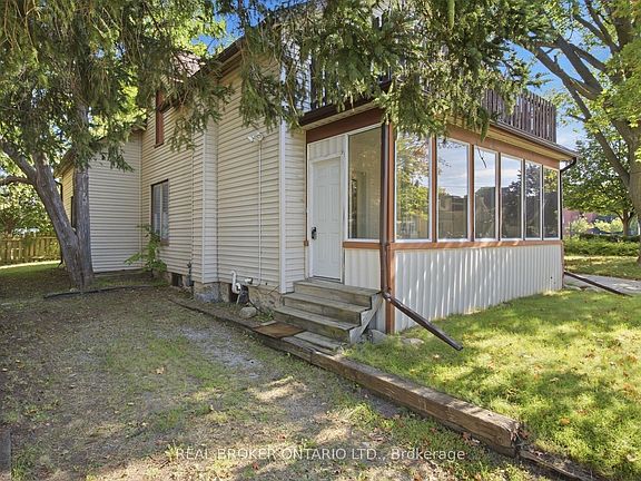 3rd image of 162 Joseph St