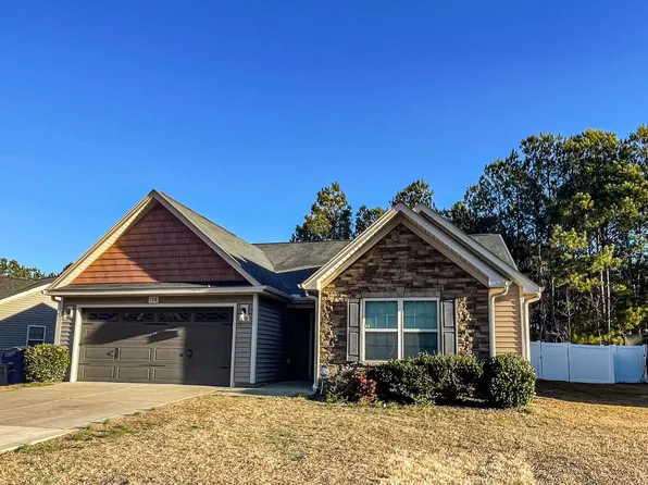 198 Snipe Ct, Raeford, NC 28376
