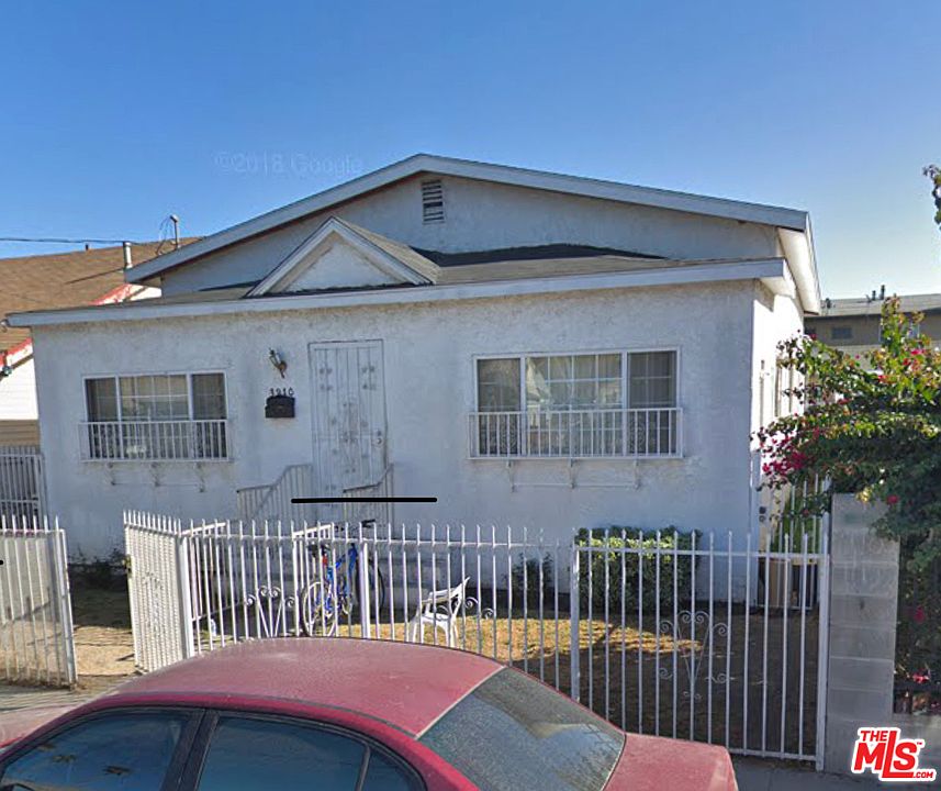 2nd image of 3910 Walton Ave