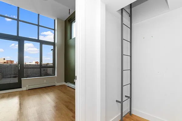 Rented by MNS | media 15