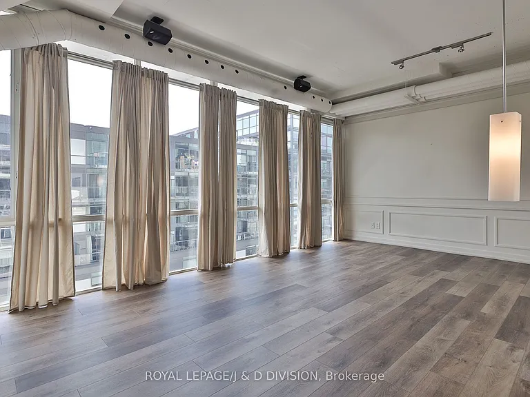 32 Stewart St #705 — Photo 23