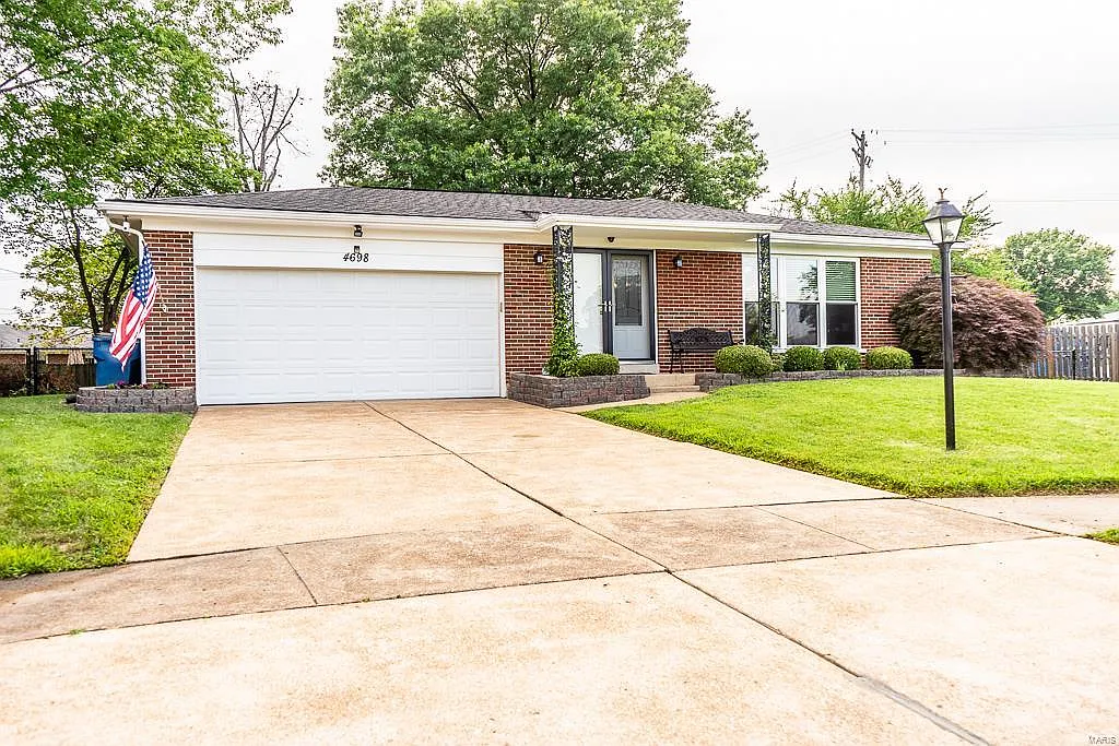 4698 Skyridge Ct photo 1