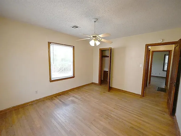 125 S Redwood Dr — Photo 9