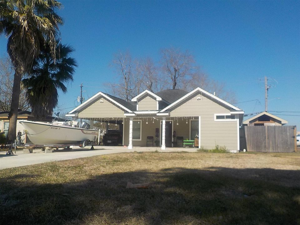 1st image of 110 W Curtis Ave