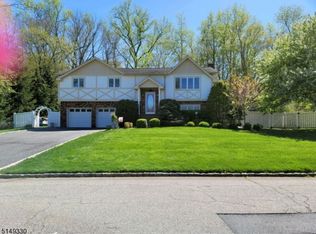 31 Rose Way, Randolph, NJ 07869