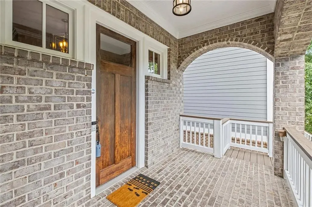 5 bed, 4.5 bath, 3500 sqft, $5,600 — Photo 3