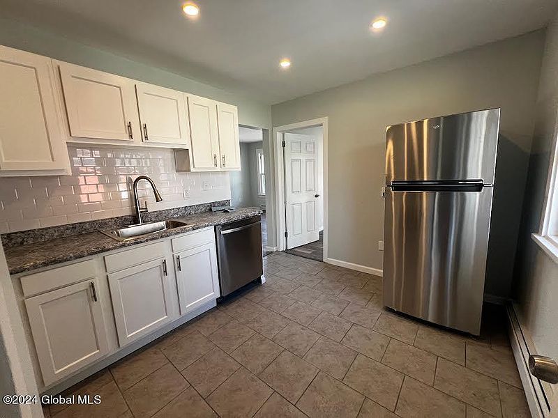 3rd image of 114 Berkley Avenue