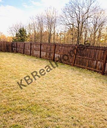 2nd image of 450 Lilly Dr