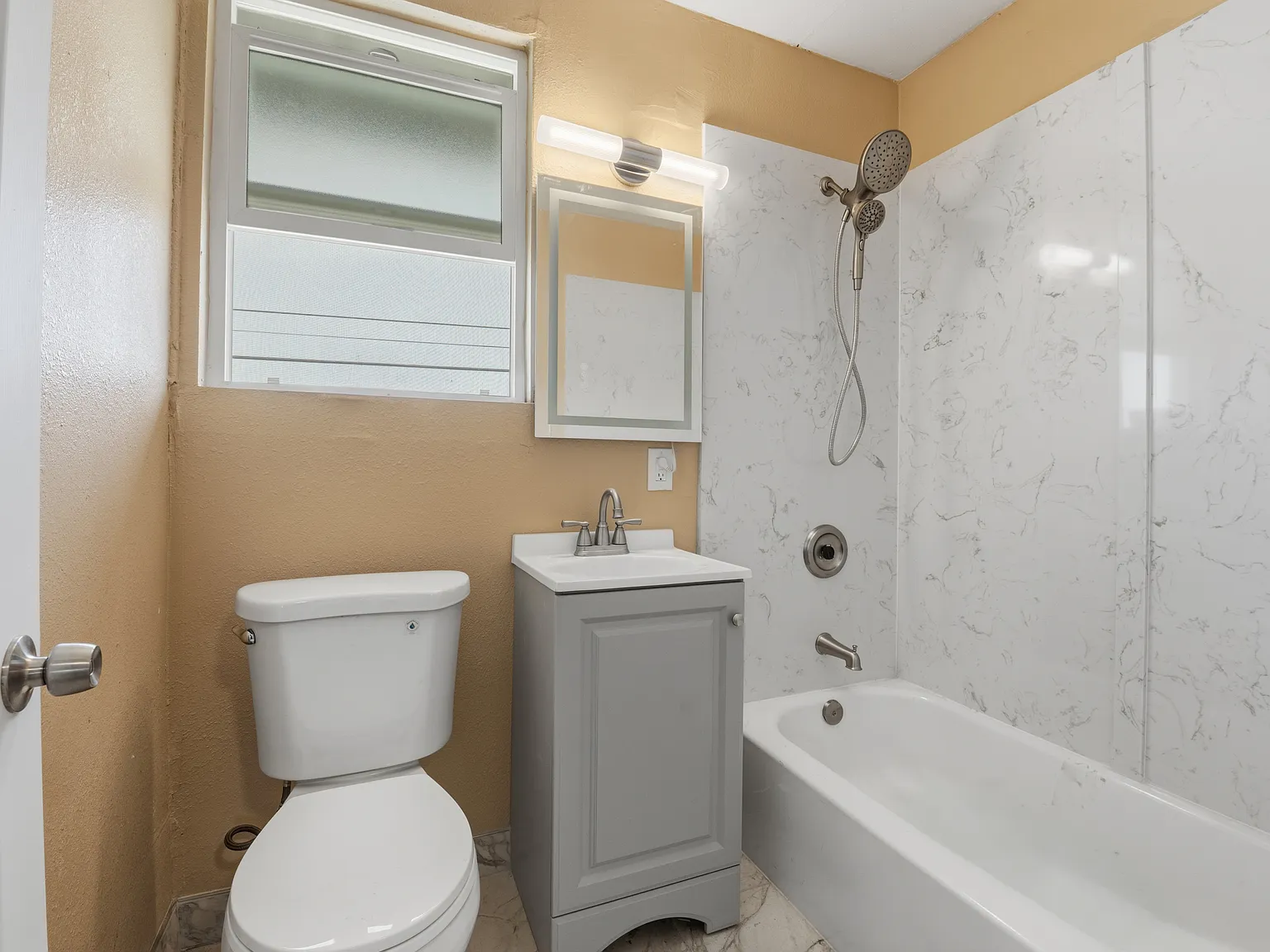 3 bed, 1100 sqft, $895 — Photo 4