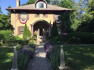 510 N Worth Ave, Elgin, IL 60123