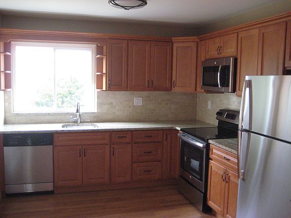 3rd image of 87 Buckingham Dr