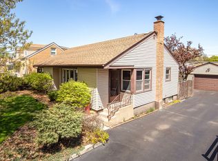 9635 S Mansfield Ave, Oak Lawn, IL 60453