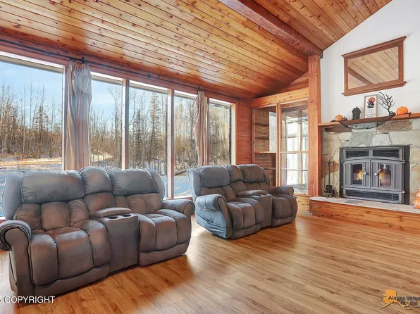 7400 N McCarrey St, Palmer, AK 99645