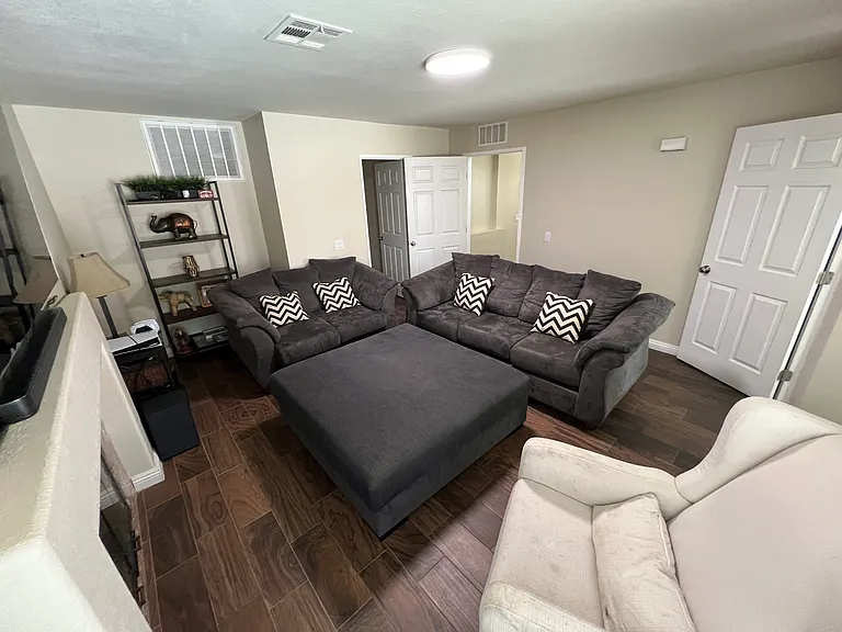 11932 Lewisia Ave — Photo 10