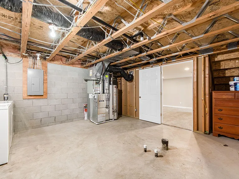 1807 Hobbes Dr — Photo 27