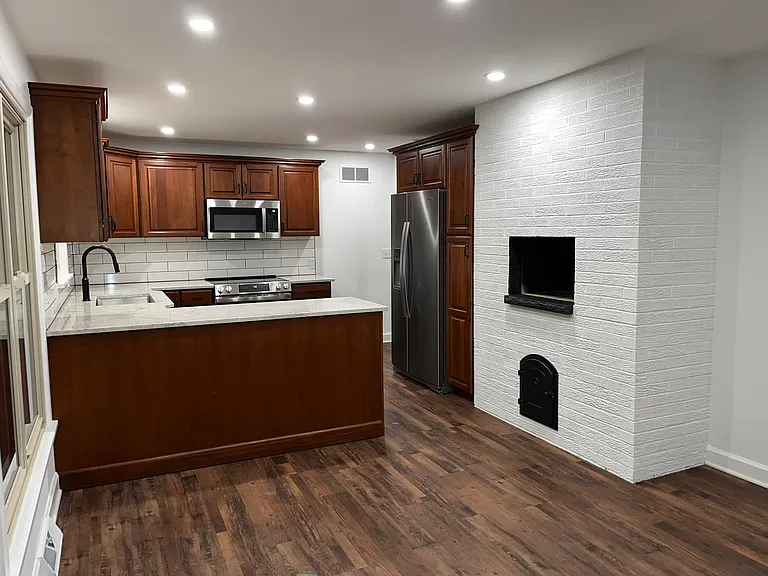 Valley View Dr — Photo 4