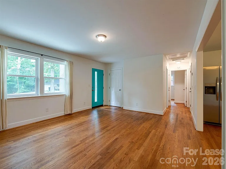 5646 Oak Dr — Photo 5