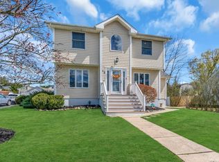 12 Victory Dr, Englishtown, NJ 07726