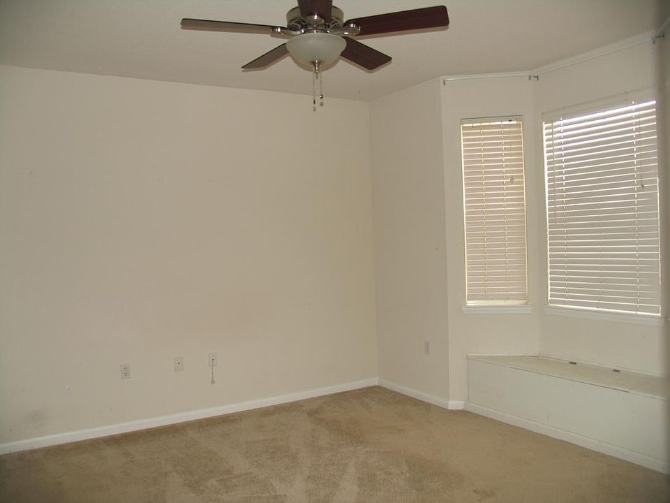 2nd image of 8550 Touchton Rd