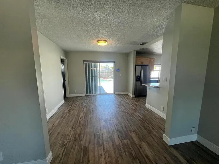 516 NW 54th St — Photo 3
