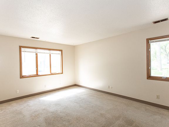 3rd image of 754 S Phillips Ave #9