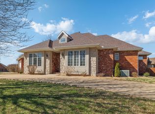 1002 E Gaslight Dr, Springfield, MO 65810