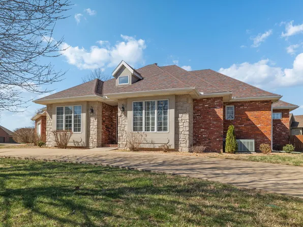 1002 E Gaslight Drive, Springfield, MO 65810