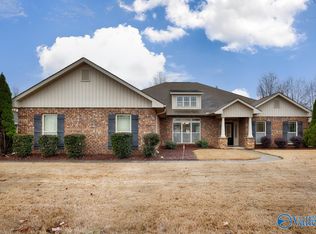 622 Summer Cove Cir NW, Madison, AL 35757