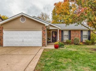 77 Majestic Ct, Fenton, MO