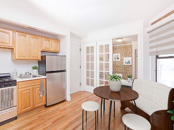 2nd image of 13 Essex St APT 16