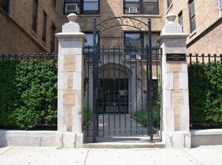 612 W Belmont Ave APT 3W, Chicago, IL 60657