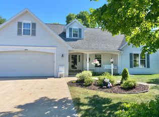 W2807 Oakridge Dr, Appleton, WI 54915