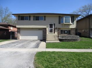 15109 Waverly Ave, Midlothian, IL 60445