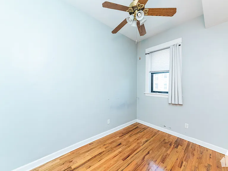 907 W Addison St #2 — Photo 7
