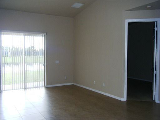 3rd image of 6515 Oxford Cir Unit 101