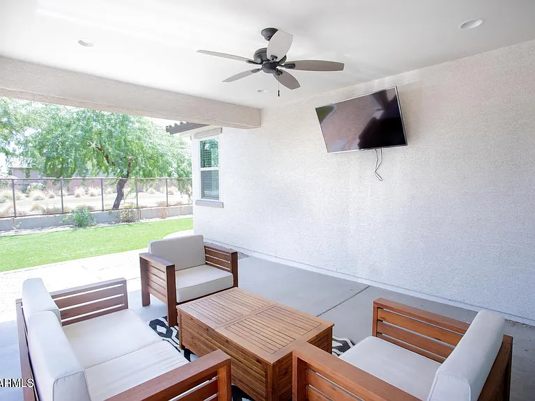 9969 W Robin Ln — Photo 32
