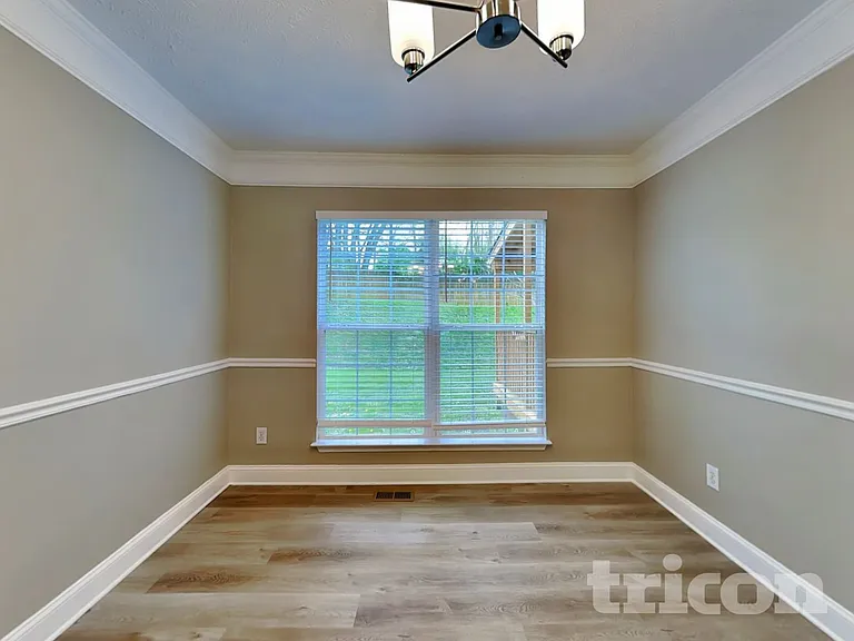134 Walton Trce S — Photo 6