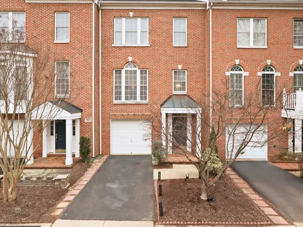 4295 Park Green Ct, Fairfax, VA 22030