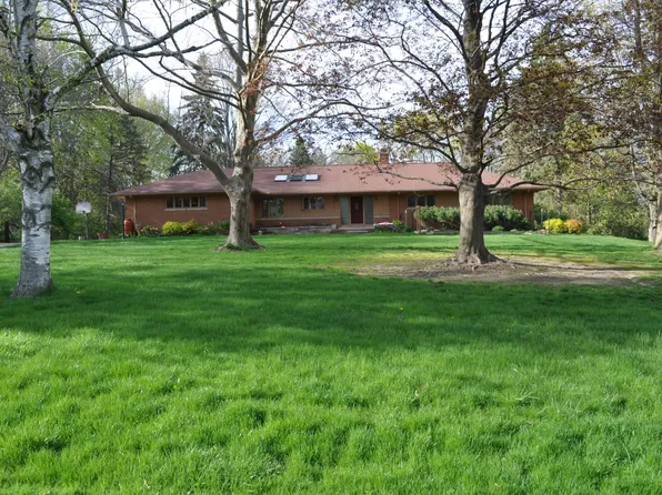 28838 Village Ln, Farmington Hills, MI 48334