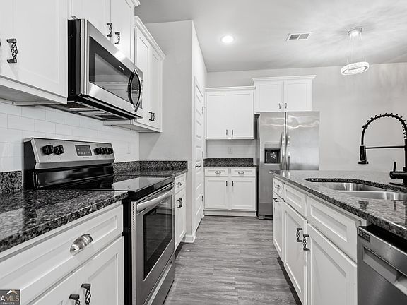 2nd image of 145 Hunts Mill Cir