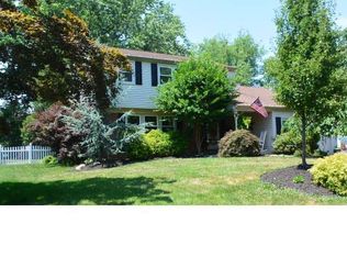 518 Parmentier Rd, Warminster, PA 18974