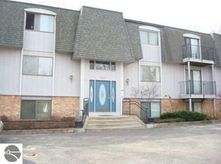 605 3rd St APT 7, Traverse City, MI 49684