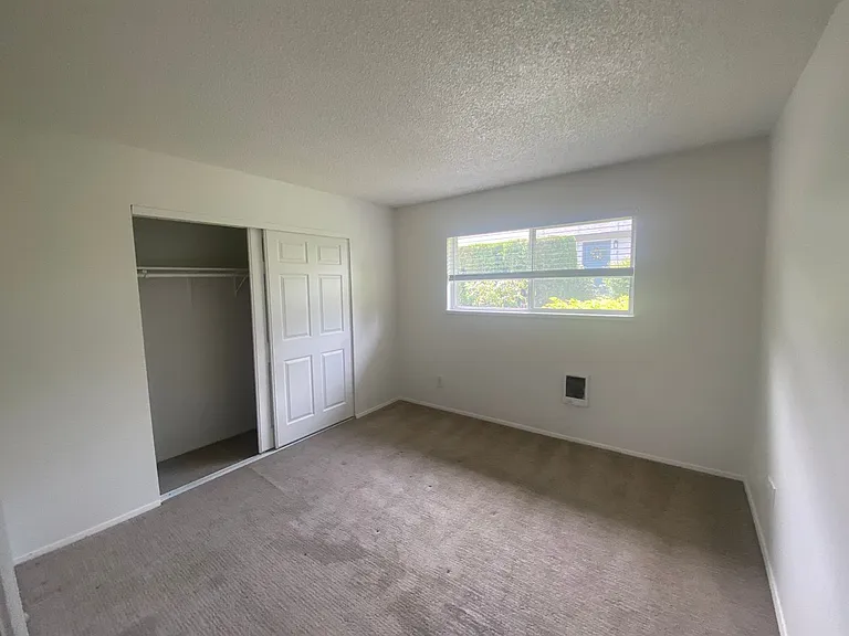 Pleasant Square Apartments — Photo 41