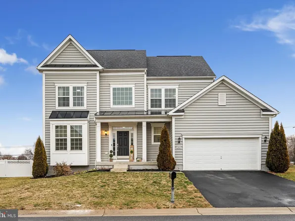 283 Ticonderoga Dr, Kearneysville, WV 25430