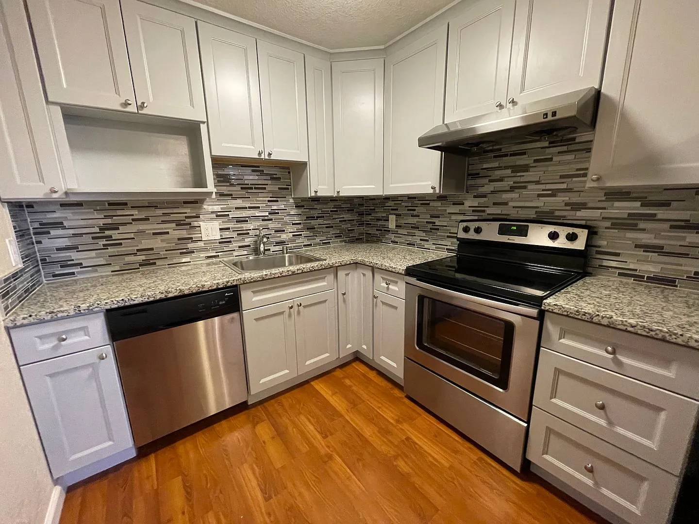 2423 T Street — Photo 2