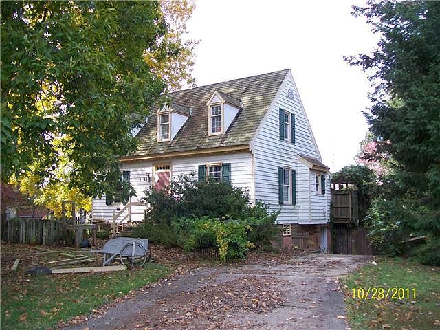 2nd image of 1178 Charles Dr